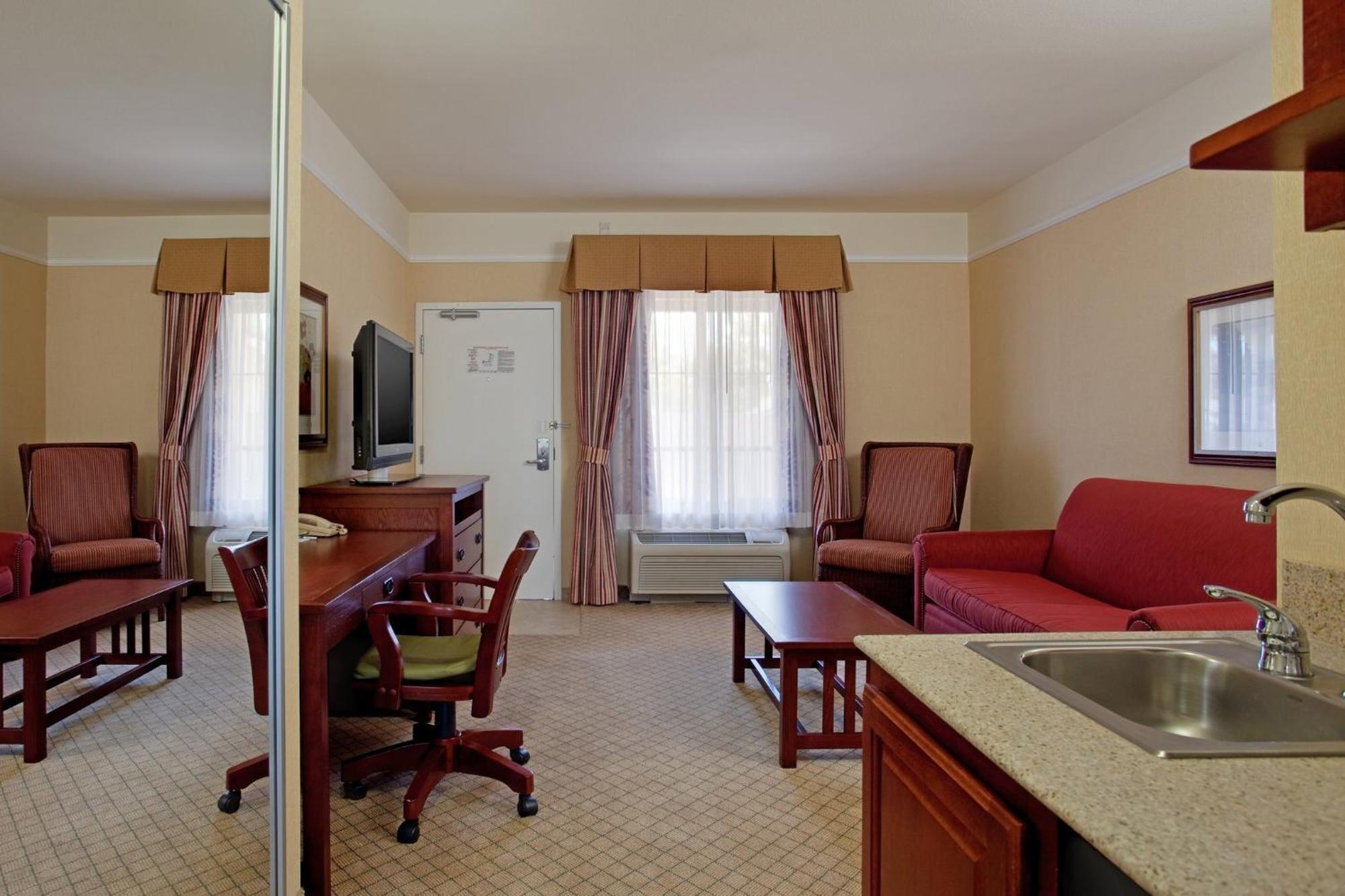 Express & By Ihg Hotel 2*