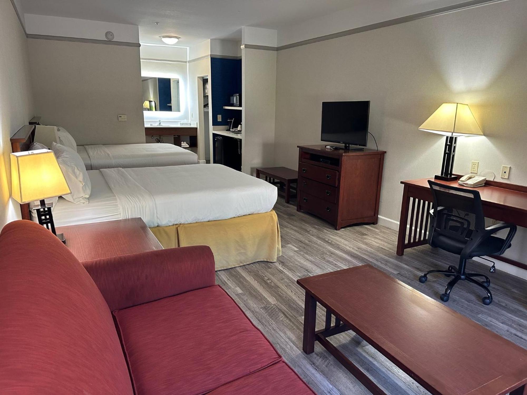 Hotel Express & By Ihg 2*
